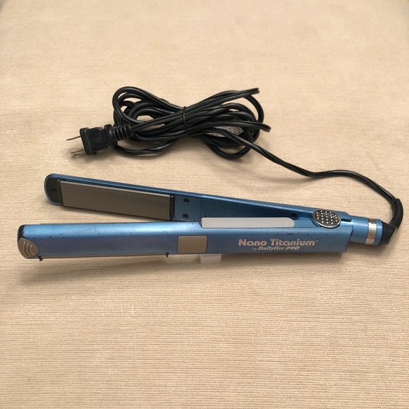 BaByliss Pro Nano Titanium 1" U Styler - Picture 2 of 8